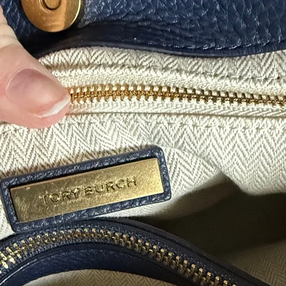 Tory Burch Dark Blue Shoulder Bag with Gold Chains - Picture 10 of 10
